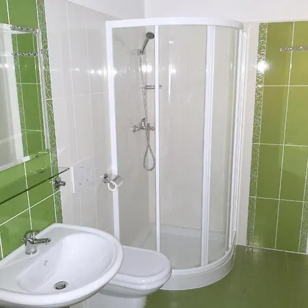 Gasthuis Gostilna Pri Dragici, Gostilna S Prenocisci, D.o.o.